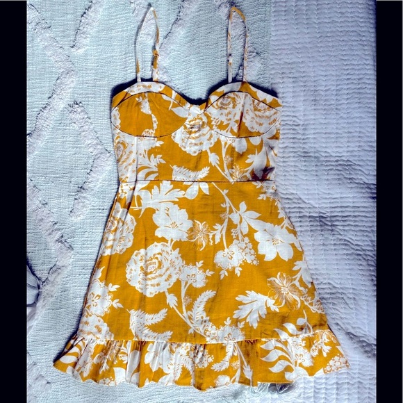 NWOT Yellow Mod 1960’s Style Dress - Picture 5 of 8